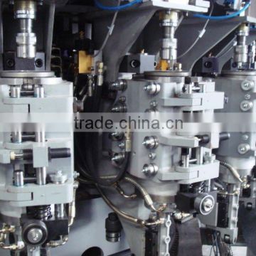 Rotary blow molding machine for large bottle