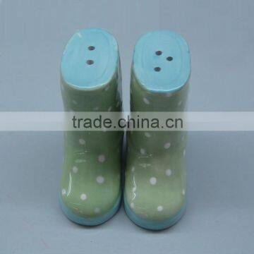 Mini boots shaker ceramic salt and pepper shaker