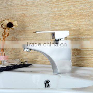 QL-0792 Hot Selling Deck Mounted Chrome Surface Single Lever Brass Wash Basin Mixer