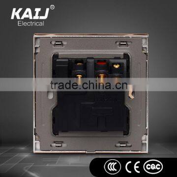2016 New Design Wall Mounted Luxury Light 13a Single One Gang 3 Pin Universal Switch Socket for Home Hotel photo-3
