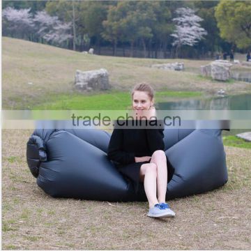 190T nylon fabric cheap air inflatable sofa beach lounger inflatable sleeping bag with fixable sling