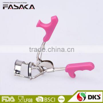 S60.1195 --2015 New design carbon steel professional eyelash curler with plastic handle