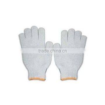 Versatile cotton and poly/cotton gloves that are light and comfortable