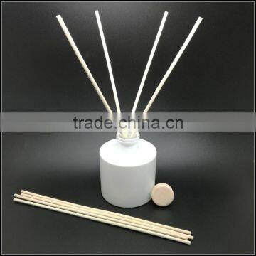 outside matte white reed diffuser glass diffuser jar with rattan sticks and stopper