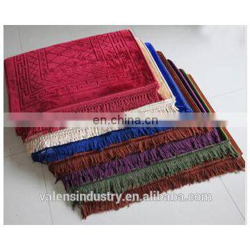 Hot Selling High Quality Skid Resistance With Rubber Dimples Easy Washing Islamic Embossed Thick Prayer Mats Muslim Prayer Rug photo-4