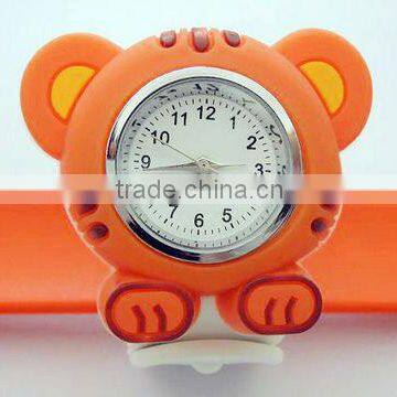 Stylish seperate cheap cute tiger slapband watch