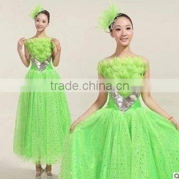 Chorus stage atmosphere the opening dance show new suit modern dance long sequined veil