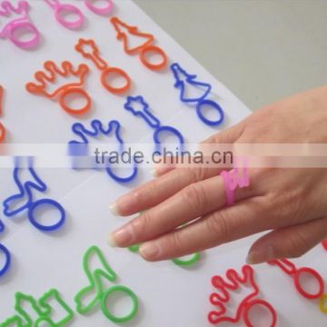 New design debossed silicone finger ring