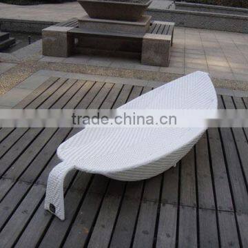 Popular Rattan Leaf Daybed With Side Table