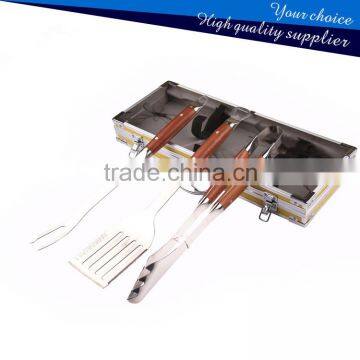 High Quality 3 PCS Cast Iron BBQ Grill Tool Set With Glass Alunimimu Case