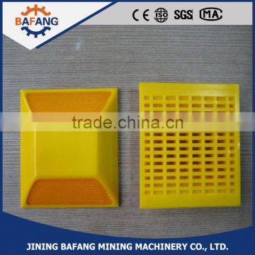 The Plastic Reflective Spike Used for Traffic Safety Facility photo-3