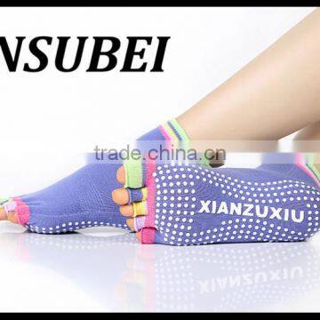 Ladies colorful five toe non slip dots yoga socks wholesale