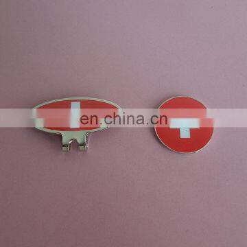 Custom enameled Switzerland national flag design golf ball marker and hat clip golf accessories for golf club