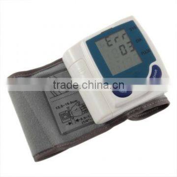 High Quality Oscillography Digital Wrist Watch Blood Pressure Monitor with Automatic Compression And Decompression Measurement