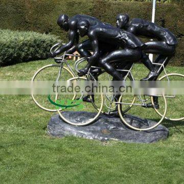 Bronze sport statues of cycle race