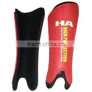 Player Shin-pad Red Made of Fiberglass