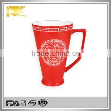 Drinkware gold rim glazed ceramic custom embossed mug, 550ml ceramic mug, embossed logo ceramic mug