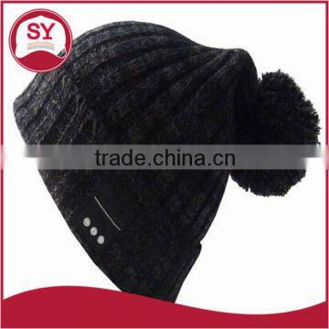 2016 fashion new fashion custom design logo winter cap with pom pom ,winter skull cap