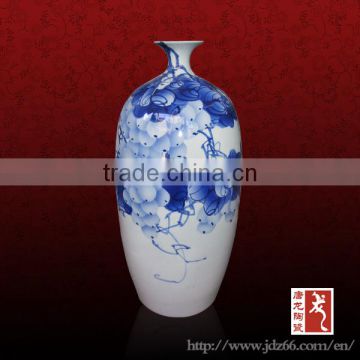 Attractive style outdoor blue and white flower vase for display