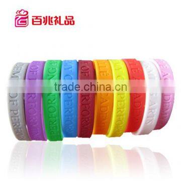 wholesale silicone bracelets and mix silicone bracelets with charm