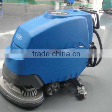 Ceramic tile pushing type floor cleaning machine