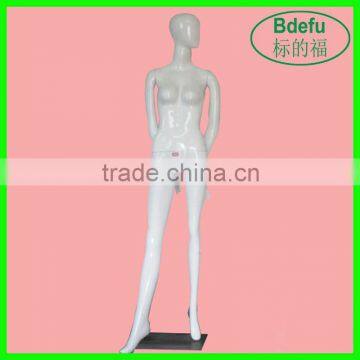 Standing mannequin for fashion female model