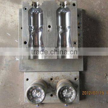 Plastic bottle blow mould