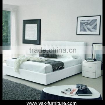 BE-065 Elegant Villa Design Master Room Bed