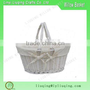 Liuqing Four people wicker picnic basket with tableware set, cup holder and lining