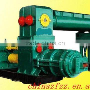 Vacuum extruder for clay brick production line.