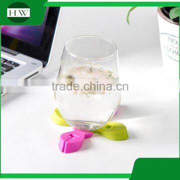 Kitchen Accessories Multipurpose Anti Slip Silicone Cartoon Fish Tableware Colander Soup Spoon Clip Rack Holder photo-4