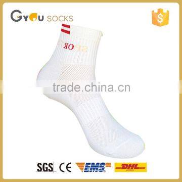 OEM fashion sports cotton socks in good quality for women socks wholesaler