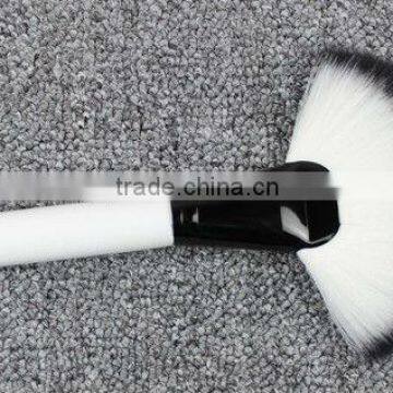 makeup fan brush/facial fan brushes/fan makeup brush