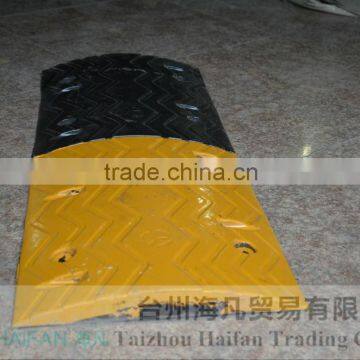 1000*380*50mm High Quality Hot Sell Rubber Speed Hump for Crossing/heavy Strength Rubber Speed Hump Used on Road for Safety photo-4