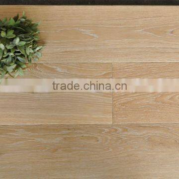 White Wash Brushed Oak Wide plank Engineered hardwood flooring