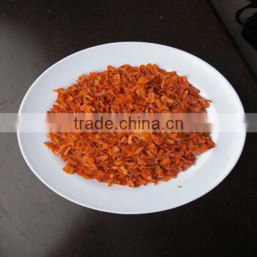 Dried carrot granules