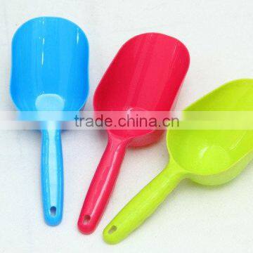 cheap colorful plastic scoop shovel