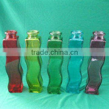 wave shaped coloerd glass vase