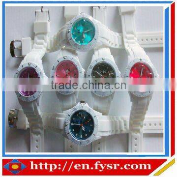 Fashion colorful silicone quartz watch silicone sport watch