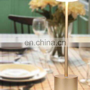 Customed Wholesale USB rechargeable Outdoor waterproof wedding restaurant dinner cordless led table lamp