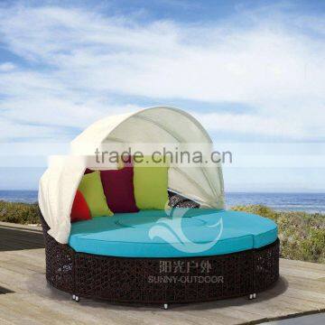 Top Quality Outdoor Furniture Rattan Round Bed with Cushion and Pillow