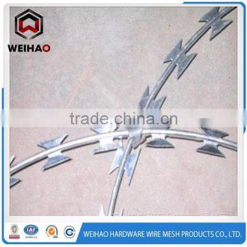 rozar barbed wire with sharp knife