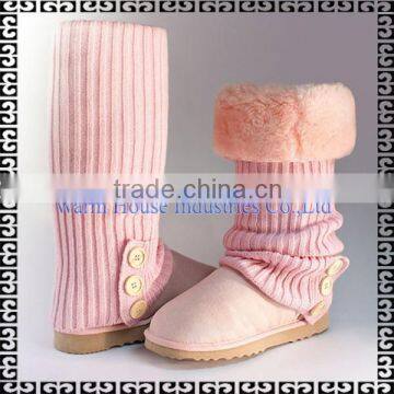 Knit with button and colorful snow boots for women