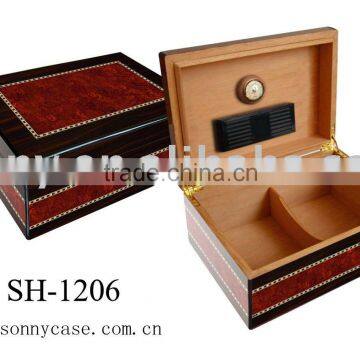 Wooden Cigar Humidor and Cigar Case