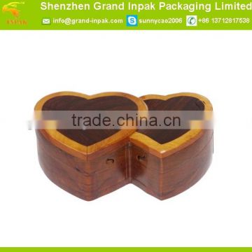 The heart-shaped wood custom jewelry packaging gift box