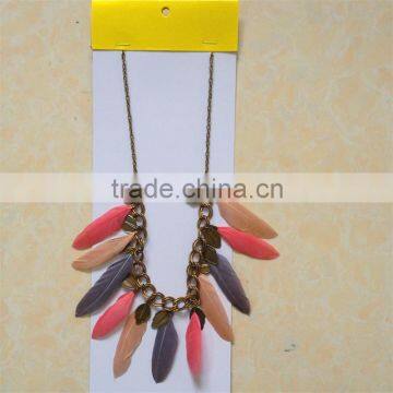 Paragraph-blasting Beautiful Elegant Feather Nacklace photo-3