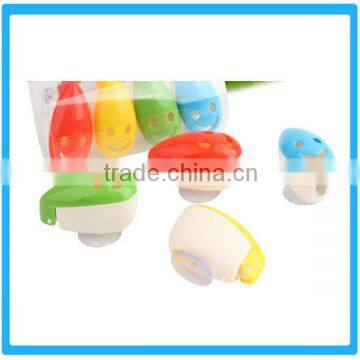 Plastic Smiling Face Toothbrush Holder