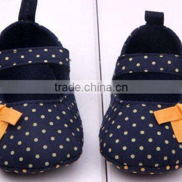 2014 new baby polka dots shoe with bow infant shoes for girls newborn prewalker