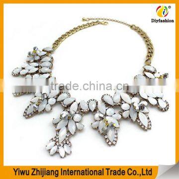 2016 Latest Design Flower Shape Elegant Natural Bead Stone Necklace Jewelry Fashion Ladies Necklace photo-4