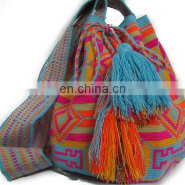 Mochilas wayuu, colombian bags, made by indigenas